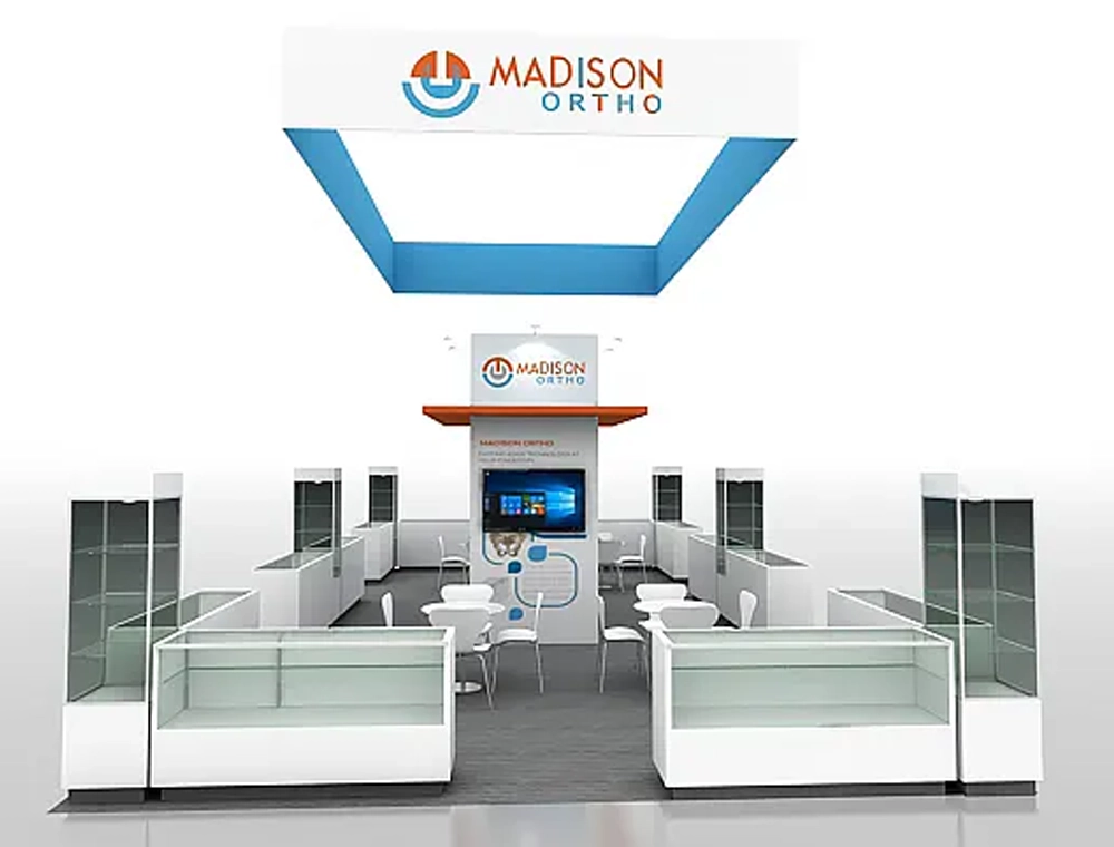 Modern 20x40 booth with marketing visuals