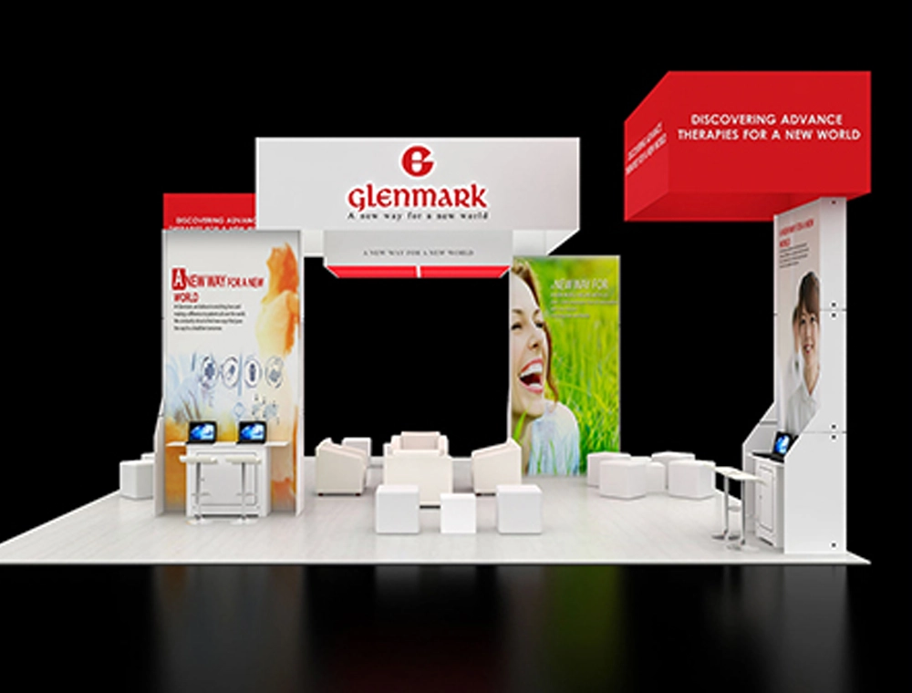 30x30 trade booth with LED header and counters