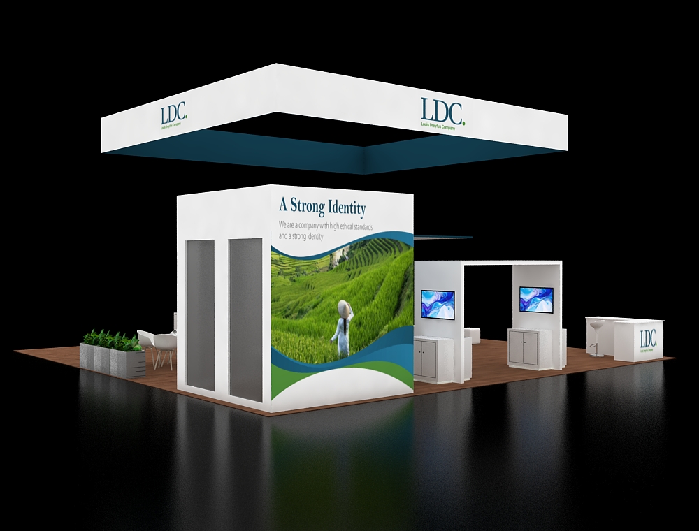 40x40 trade booth with open lounge area